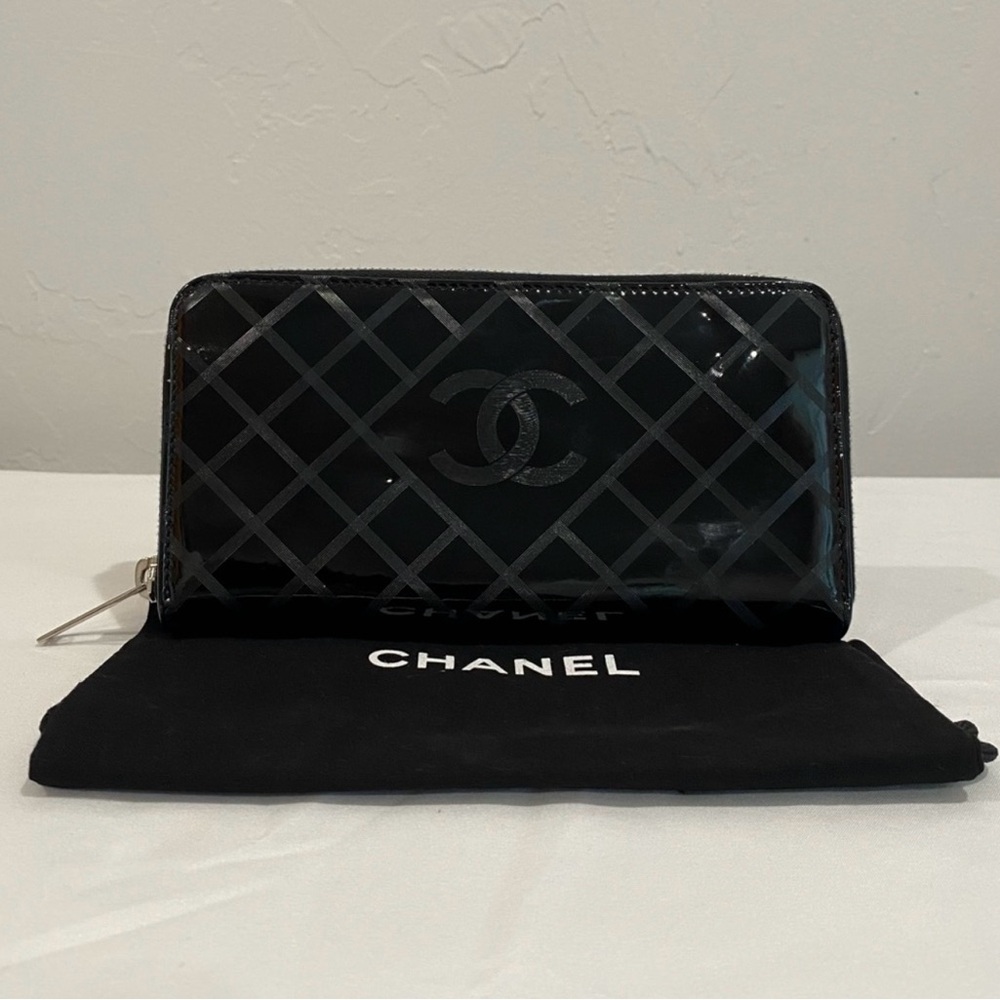 Chanel Patent Leather CC Zippy Wallet